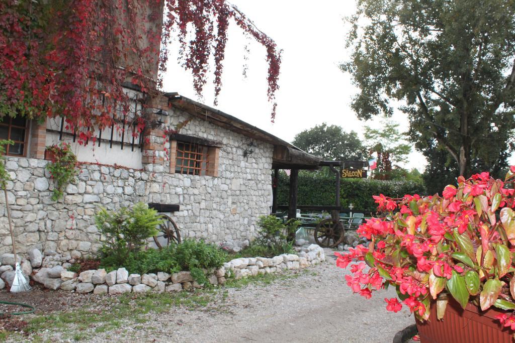 Agriturismo Al Ranch Castello dʼAviano Kültér fotó